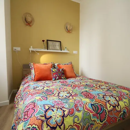 Alfama Right Point *